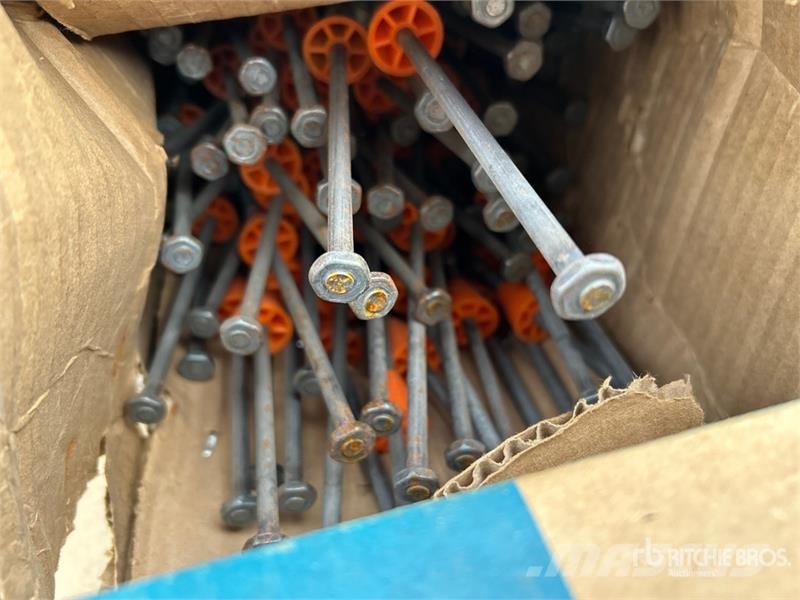  Quantity of Miscellaneous Snap Ties (Unused) معدات البناء - غير ذلك