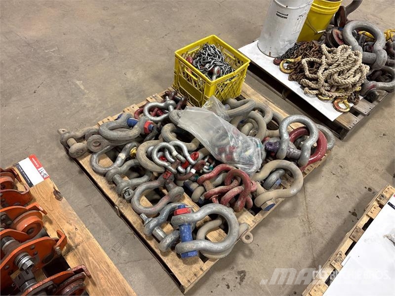 Quantity of Miscellaneous Rigging Kran-Teile und Zubehör