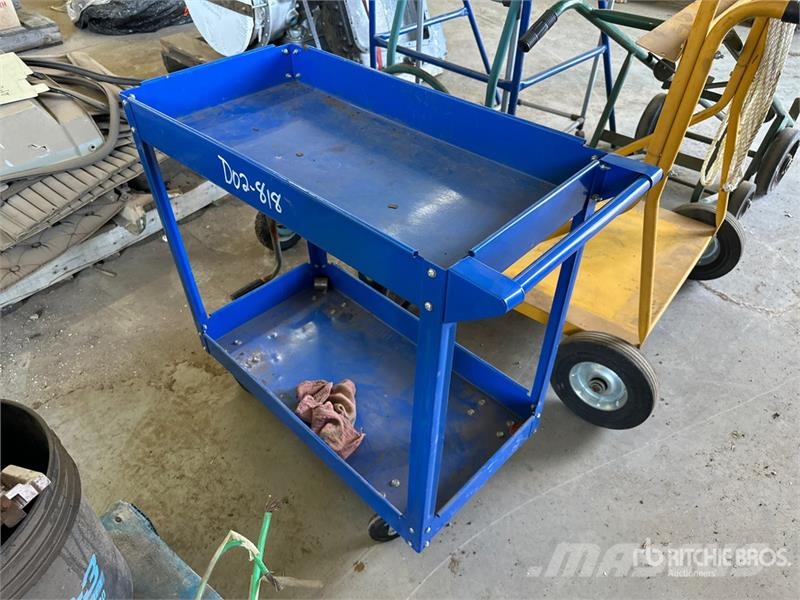  Quantity of Miscellaneous Shop Carts Drugi deli