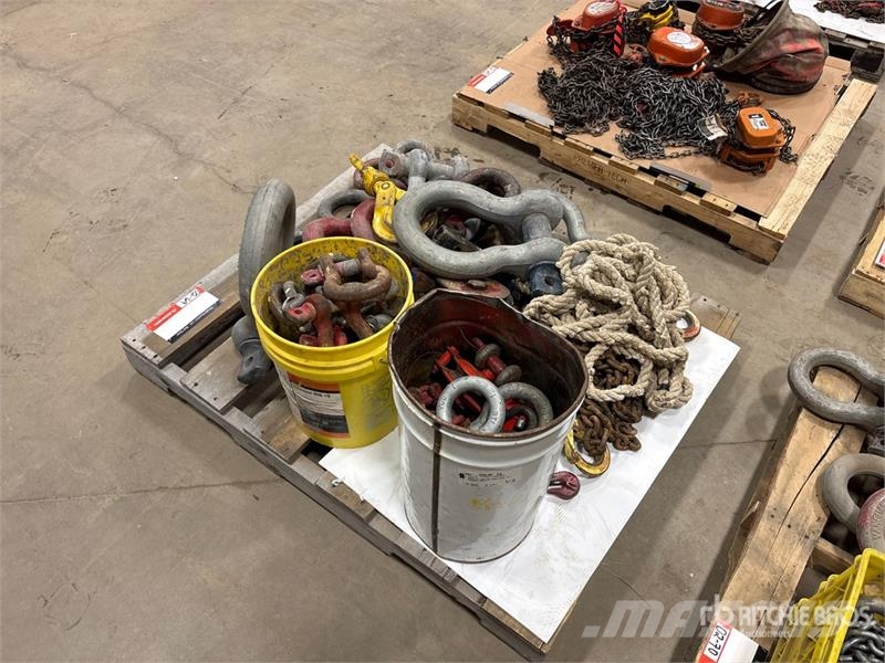 Quantity of Miscellaneous Rigging Kran-Teile und Zubehör