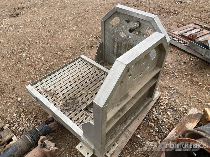 Quantity of Miscellaneous Truck Parts Ostale kargo komponente