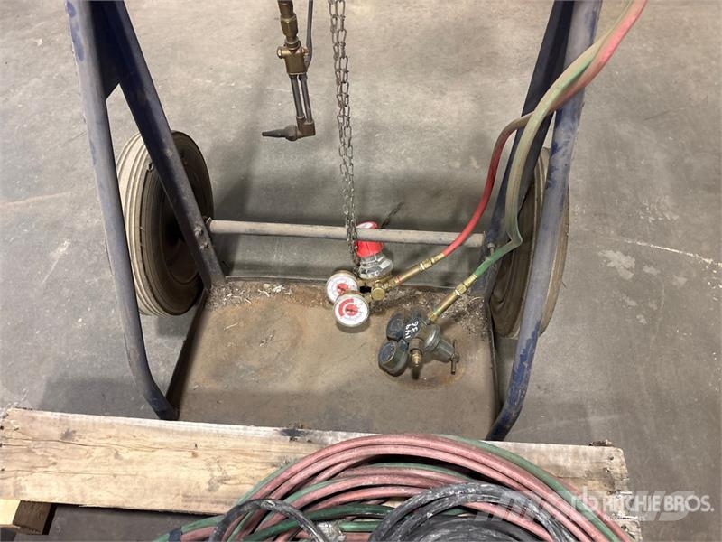 Quantity of Miscellaneous Oxy-Acetylene Hoses مكونات أخرى