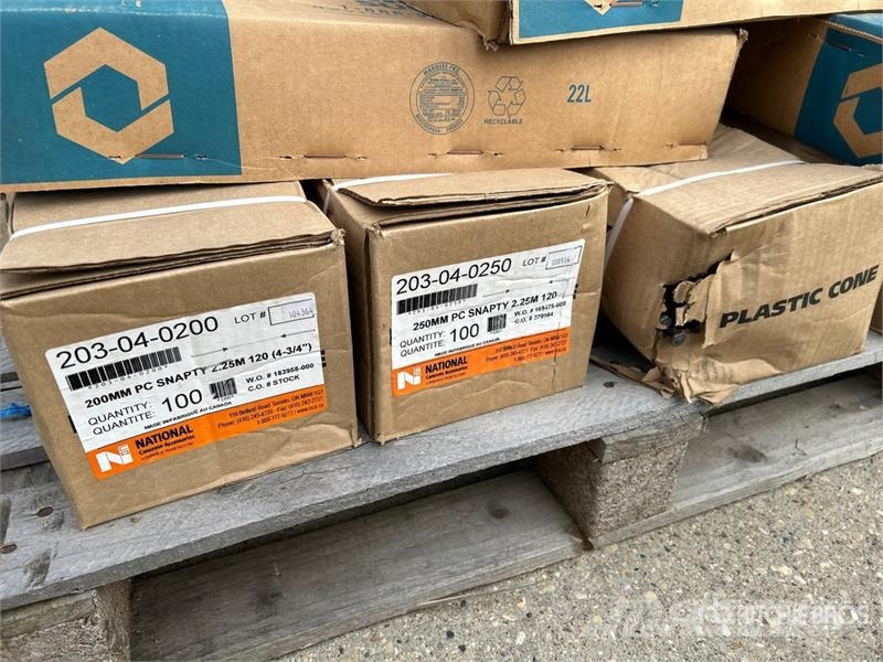  Quantity of Miscellaneous Snap Ties (Unused) معدات البناء - غير ذلك