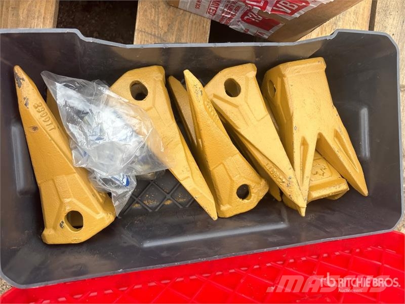  Quantity of Miscellaneous Bucket Teeth Drugi deli