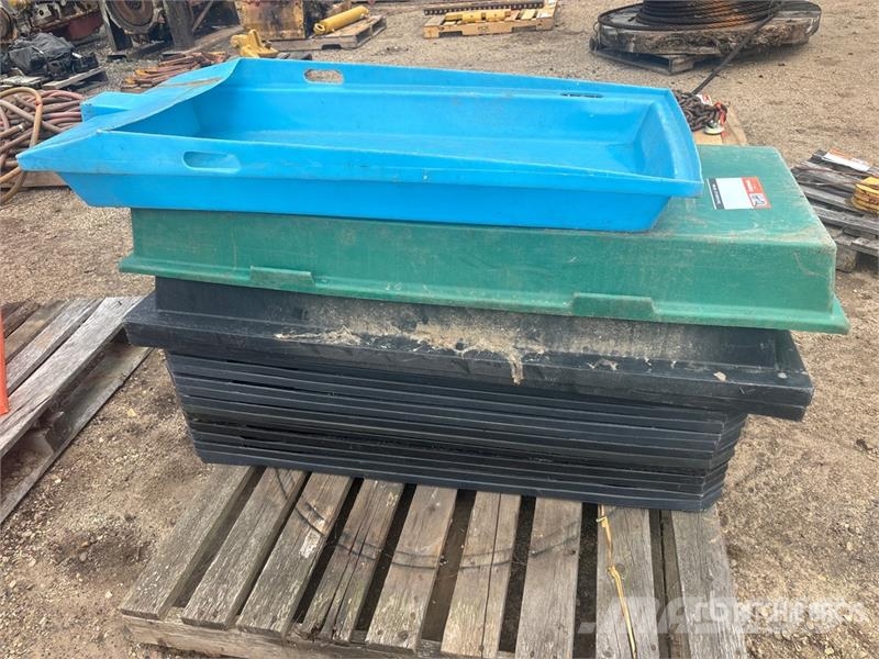  Quantity of Miscellaneous Spill Trays Drugi deli