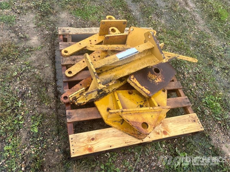  Quantity of Miscellaneous Brackets - Fits Motor Gr Drugi deli