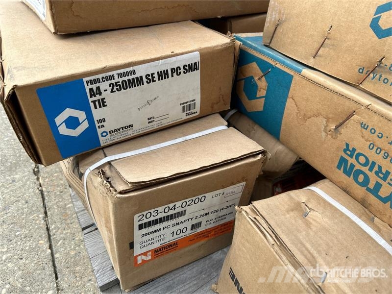  Quantity of Miscellaneous Snap Ties (Unused) معدات البناء - غير ذلك