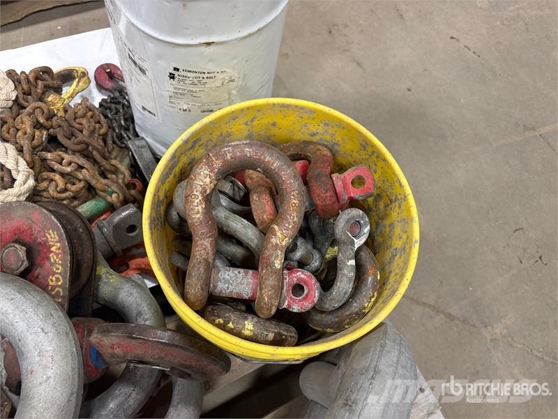 Quantity of Miscellaneous Rigging Kran-Teile und Zubehör
