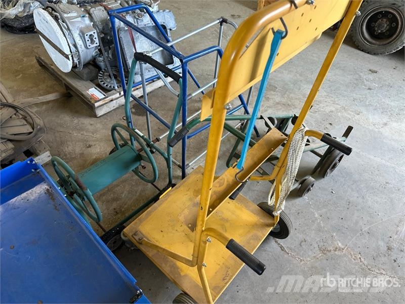  Quantity of Miscellaneous Shop Carts Drugi deli