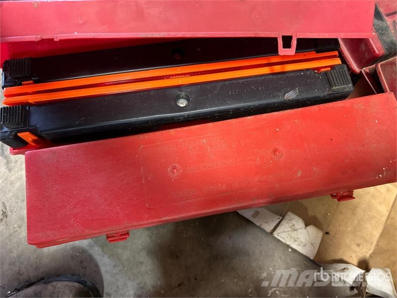Quantity of Mitre Saw Blade, Steel Brush, Triangul Drugi deli