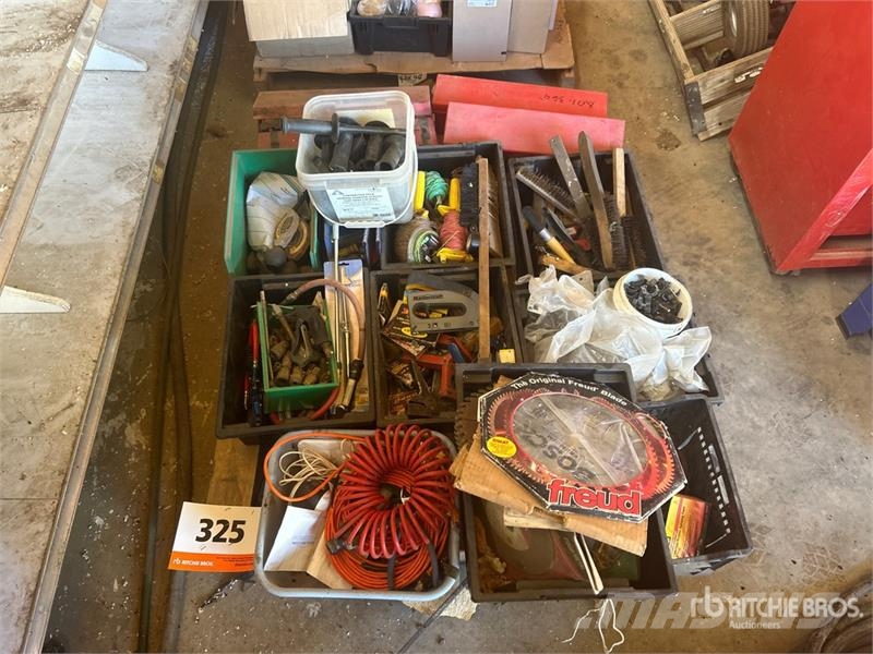  Quantity of Mitre Saw Blade, Steel Brush, Triangul Andre komponenter