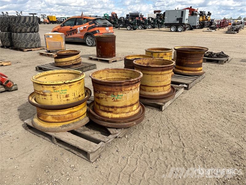Quantity of Motor Scraper and Rock Truck Wheels Renkaat ja vanteet