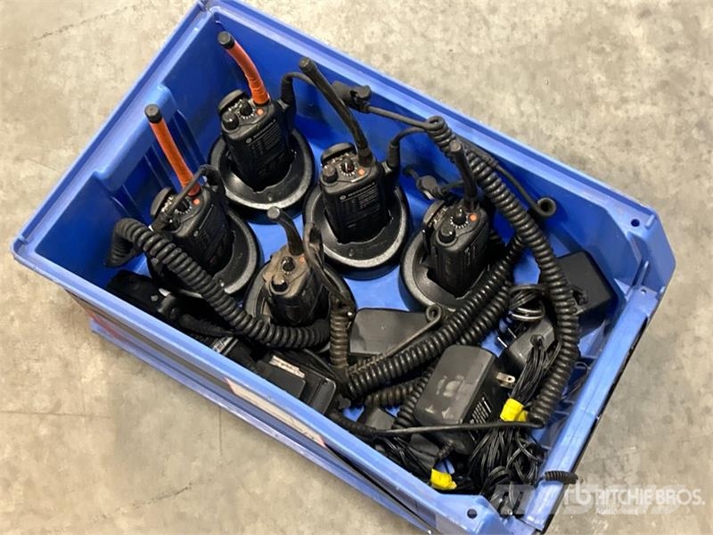 Quantity of Motorola 2-Way Radios Ďalšie komponenty