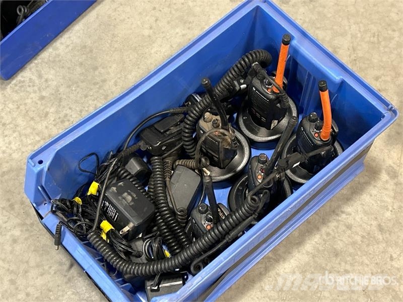 Quantity of Motorola 2-Way Radios Ďalšie komponenty