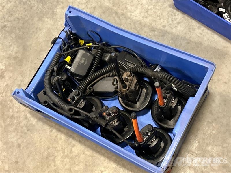 Quantity of Motorola 2-Way Radios Ďalšie komponenty