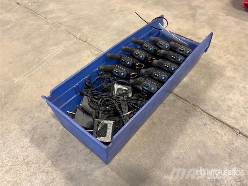 Quantity of Motorola Handheld 2-Way Radios مكونات أخرى