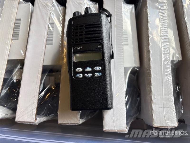 Quantity of Motorola HT1250 128 Channel UHF Portab Ďalšie komponenty