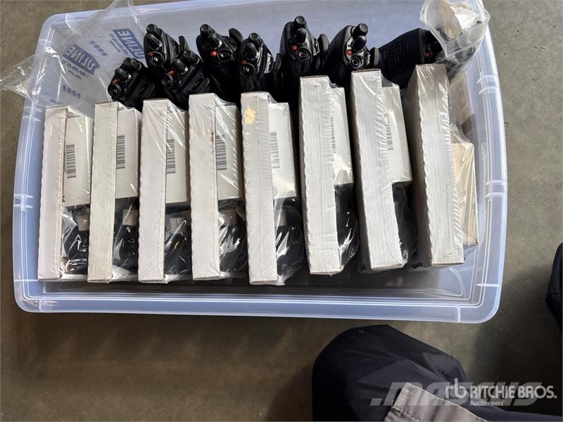 Quantity of Motorola HT1250 128 Channel UHF Portab Ďalšie komponenty