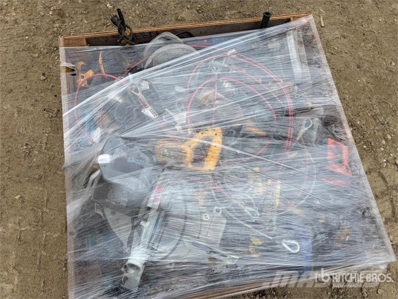  Quantity of  of Assorted Tools Andre komponenter