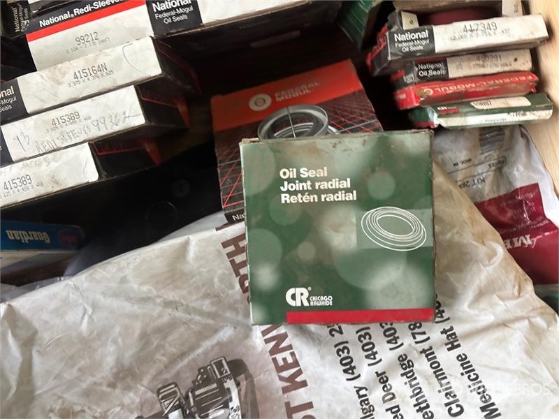  Quantity of Oil Seals & Roller Bearings (Unused) Transportes - Outros
