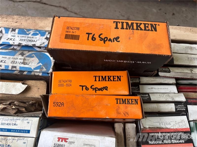  Quantity of Oil Seals & Roller Bearings (Unused) Transportes - Outros
