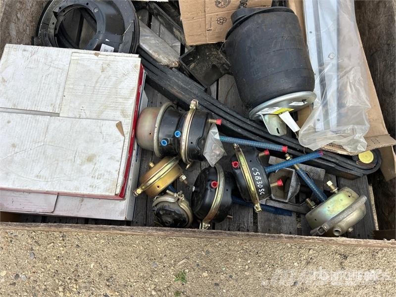 Quantity of Parts to Fit 2008 Kenworth T800 (Unuse Transportes - Outros