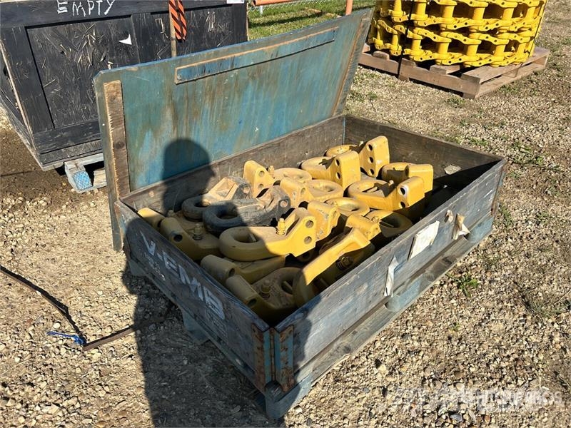  Quantity of Pintle Hook Adaptors Drugi deli