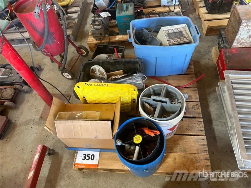 Quantity of Pipe Fittings, LED Lights, A/C Cool Re Andre komponenter