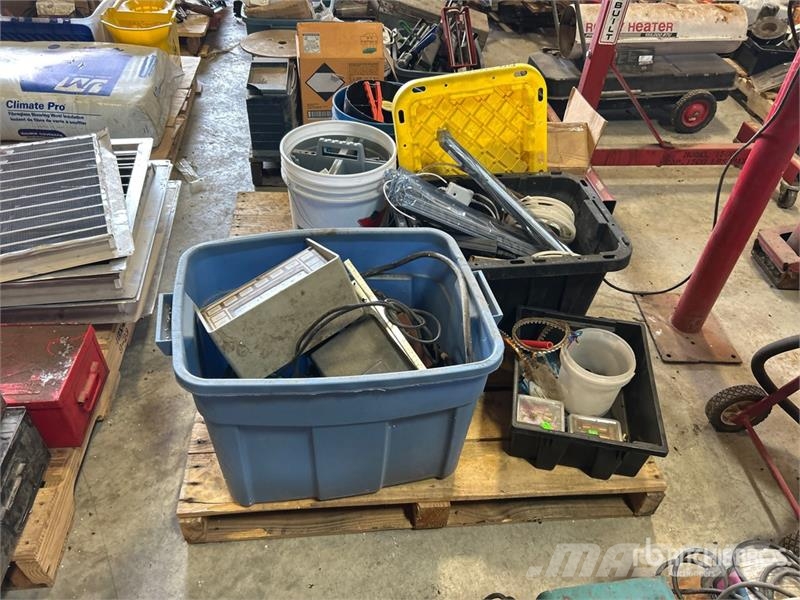 Quantity of Pipe Fittings, LED Lights, A/C Cool Re Drugi deli
