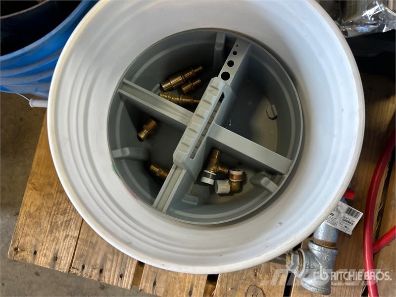 Quantity of Pipe Fittings, LED Lights, A/C Cool Re Drugi deli