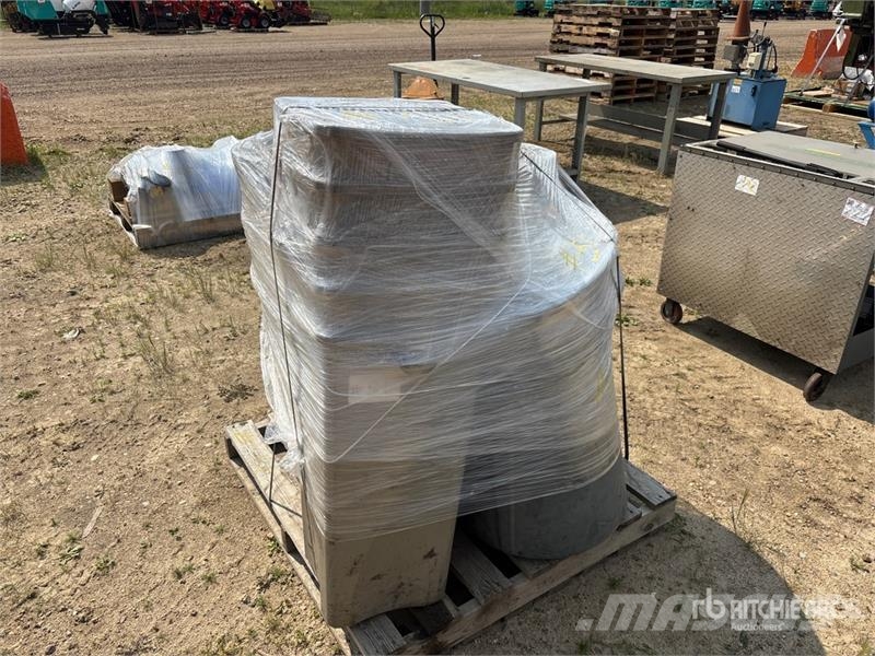 Quantity of Plastic Waste Container Construction - Others
