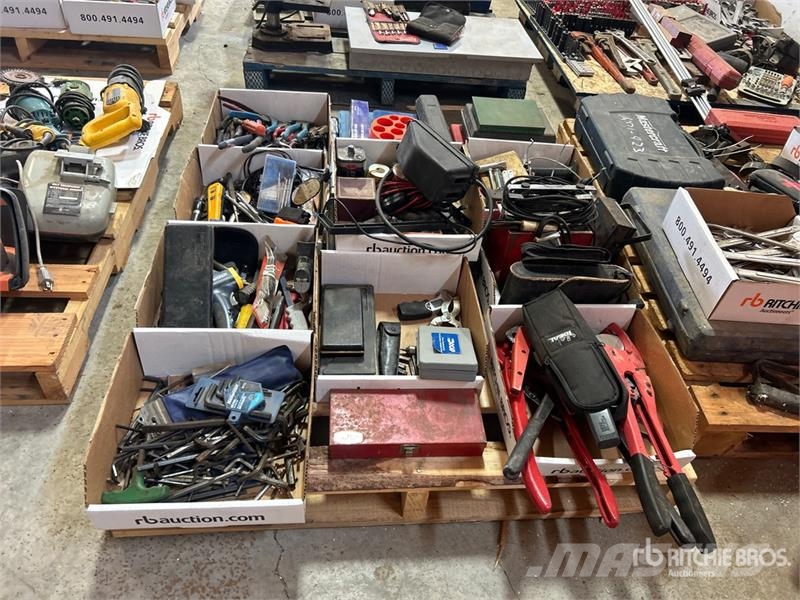 Quantity of Pliers, Pipe Cutters, Test Equipment & Andre komponenter