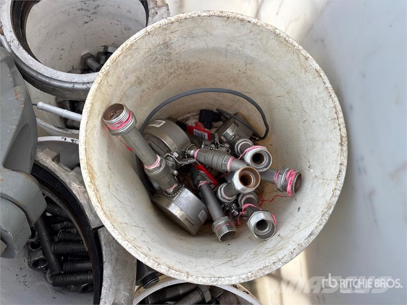 Quantity of Pumps & Hardware Wasserpumpen