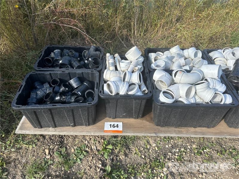 Quantity of PVC & Poly Pipe Fittings Egyéb alkatrészek