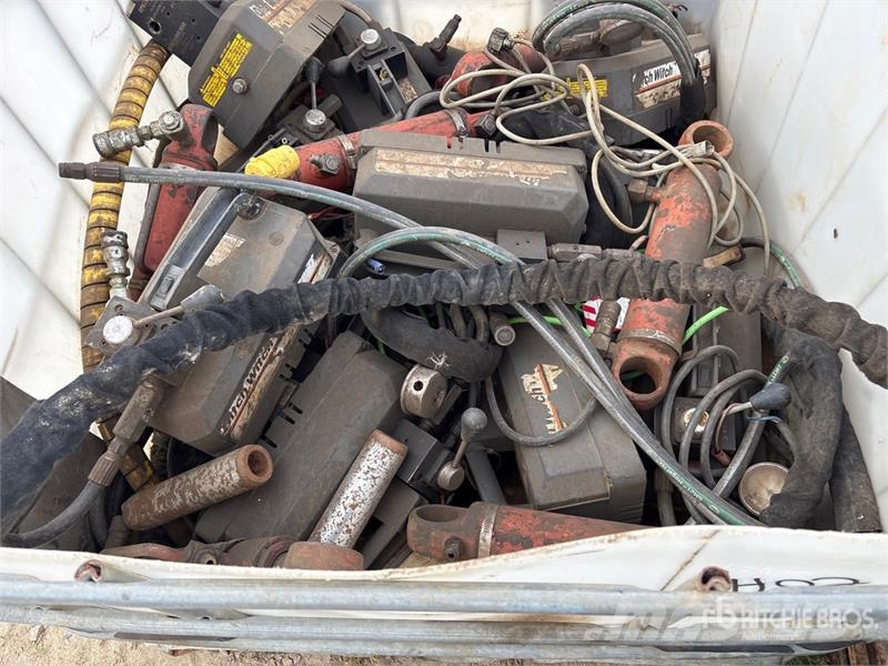 Quantity of Qty Of Ditch Witch Power Tong Power Pa Būvniecība- Citi