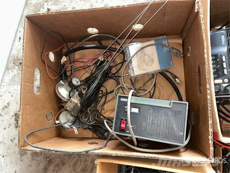  Quantity of Radios مكونات أخرى