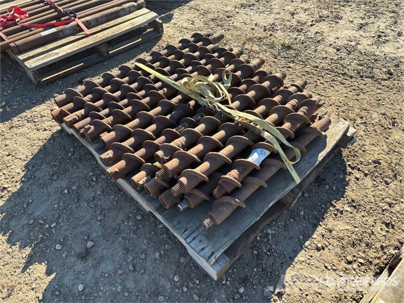  Quantity of Rebuilt 11 in x 3 ft - 6 in x 2 ft Sei معدات النقل - غير ذلك