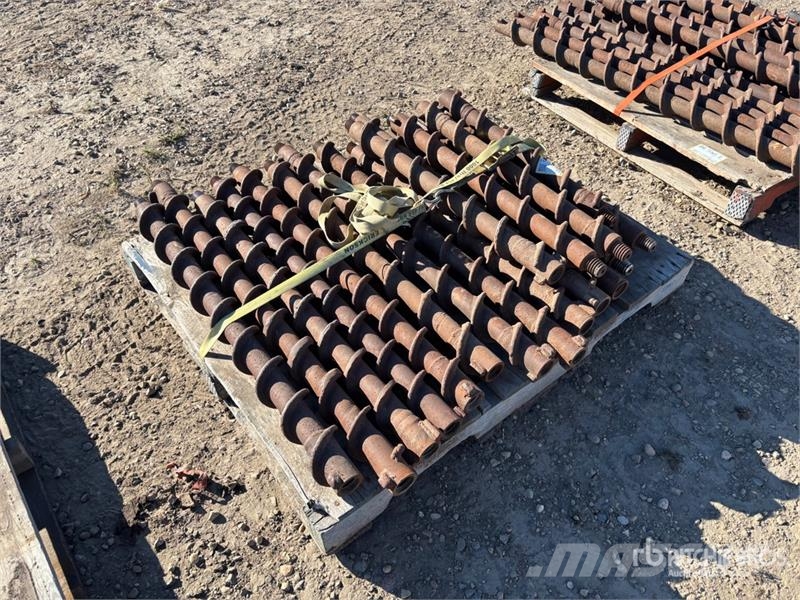 Quantity of Rebuilt 11 in x 3 ft - 6 in x 2 ft Sei معدات النقل - غير ذلك