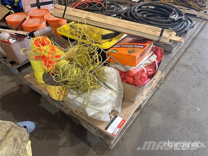  Quantity of Rope Spools, Slings, Fence Posts, Tarp Ďalšie komponenty