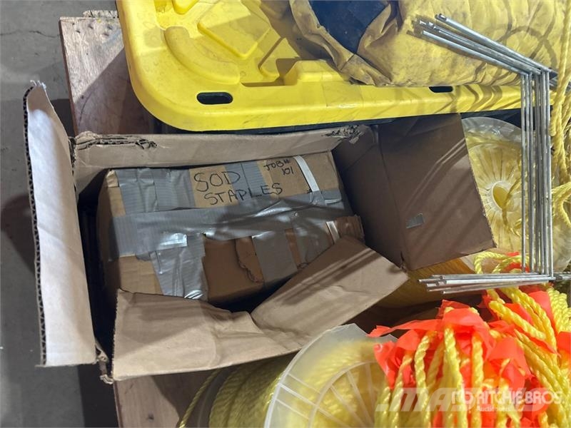  Quantity of Rope Spools, Slings, Fence Posts, Tarp Ďalšie komponenty