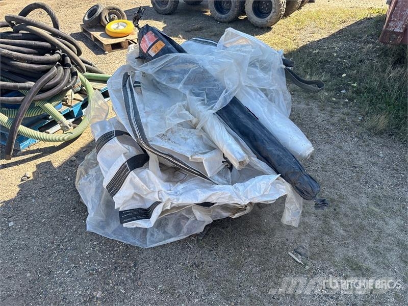 Quantity of Sand Bags & Vapour Barrier Ďalšie komponenty
