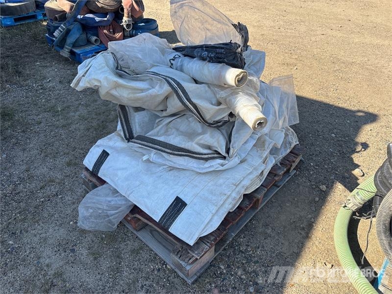 Quantity of Sand Bags & Vapour Barrier Ďalšie komponenty