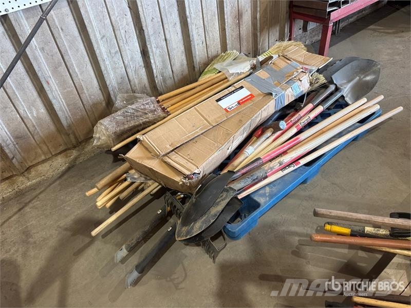 Quantity of Shovels, Brooms, Hammers (Unused) Drugi deli