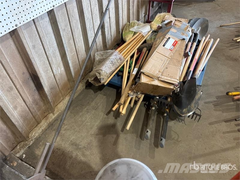 Quantity of Shovels, Brooms, Hammers (Unused) Drugi deli