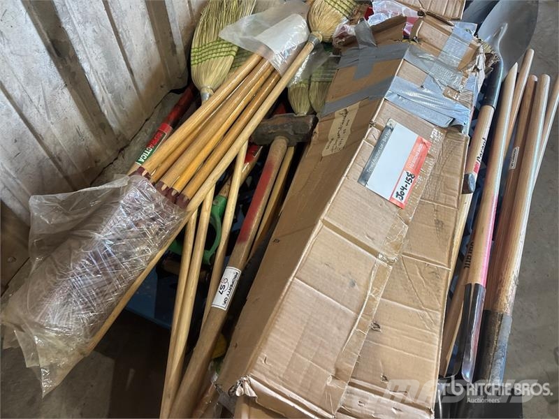 Quantity of Shovels, Brooms, Hammers (Unused) Drugi deli