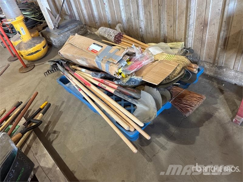 Quantity of Shovels, Brooms, Hammers (Unused) Drugi deli