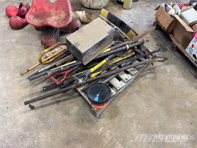 Quantity of Shovels & Picks Drugi deli