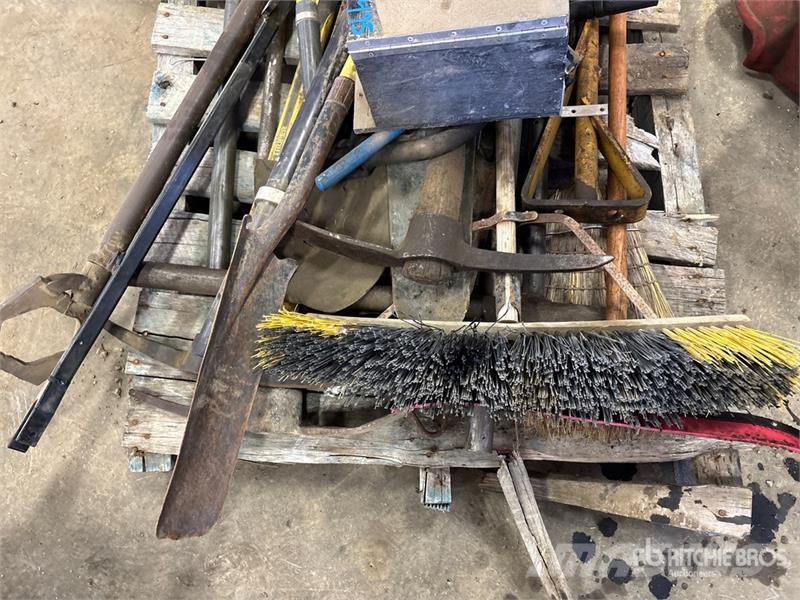 Quantity of Shovels & Picks Drugi deli