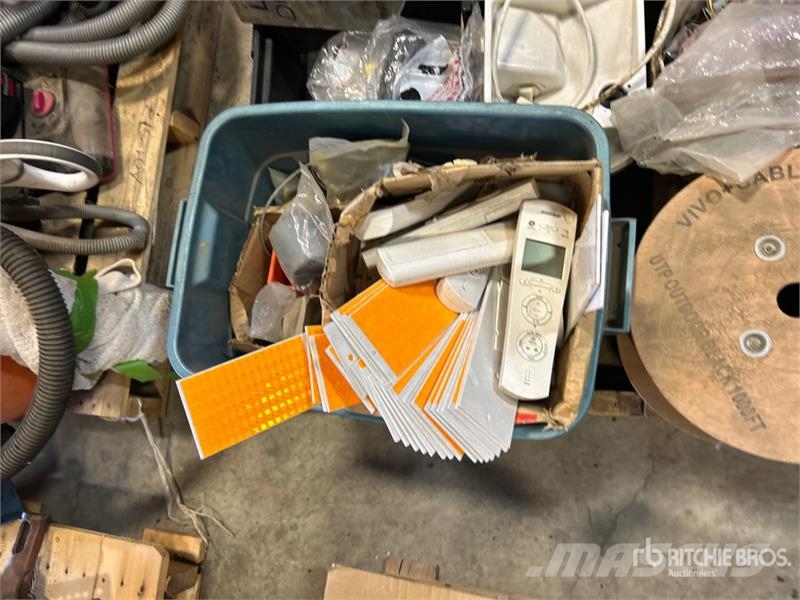 Quantity of Sika Gap Filler, Caulking Guns, Spool 其他組件