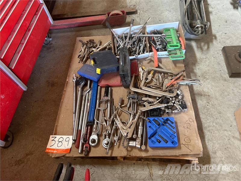 Quantity of Sockets, Ratchets, Breaker Bars, Wrenc Egyéb alkatrészek